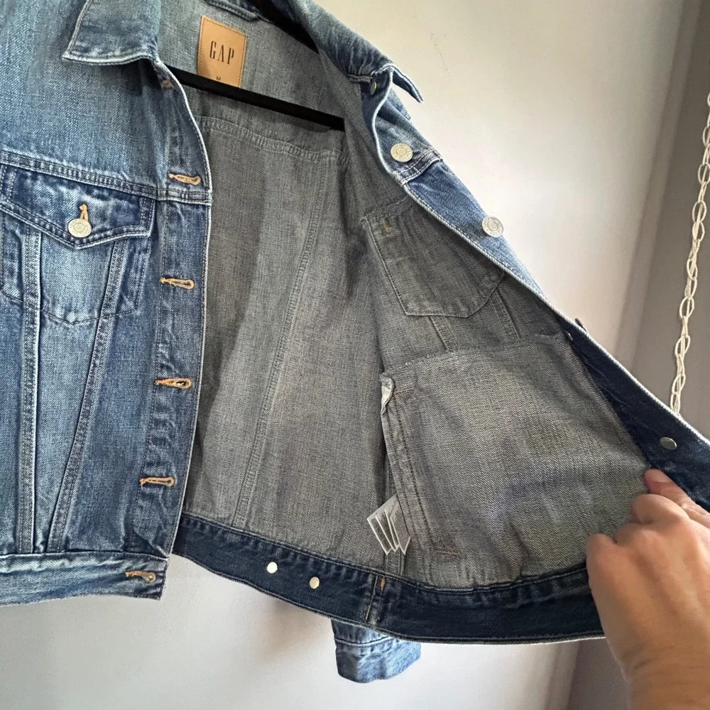 GAP Icon Denim Jacket Medium Wash Blue Cotton Trucker S/797118-00 Mens M